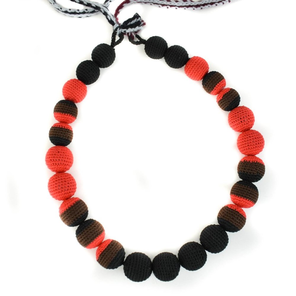 PRADA: Black & Red, Crochet Beaded Necklace (mn) - Picture 2 of 5